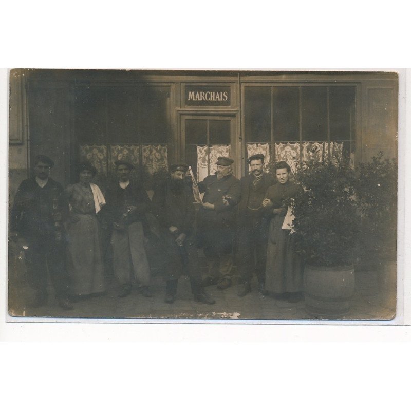 CARTE PHOTO A LOCALISER : paris(?) marchais, café - tres bon etat