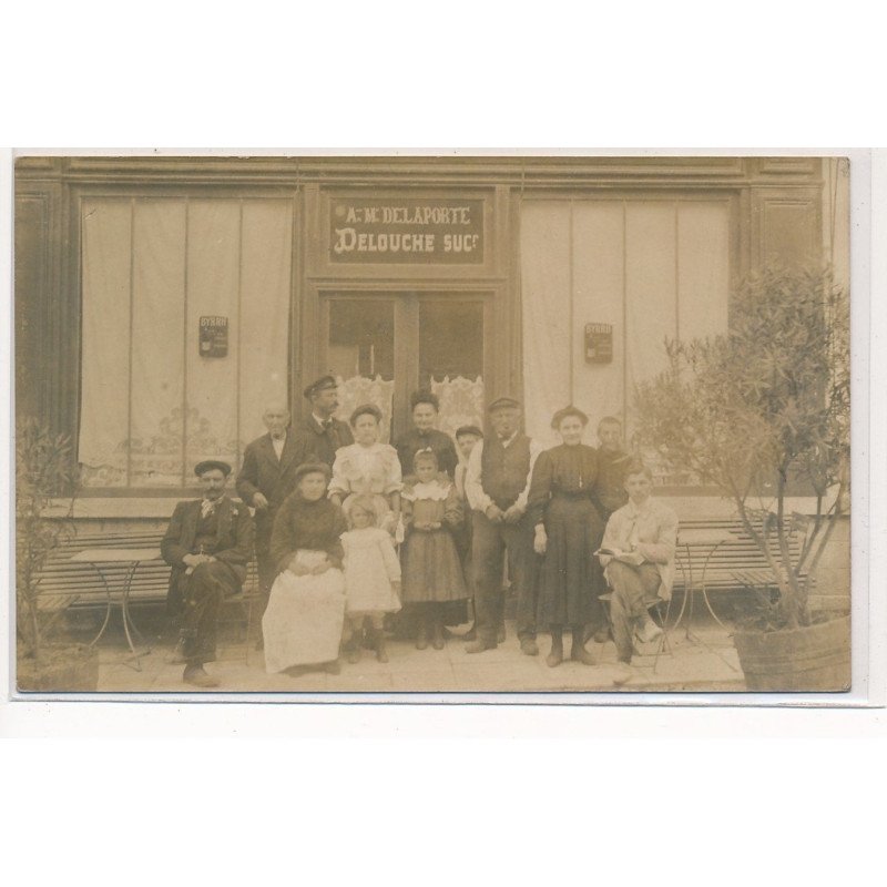 CARTE PHOTO A LOCALISER : paris(?) A.M. Delaporte Delouche Succursale, byrrh - tres bon etat