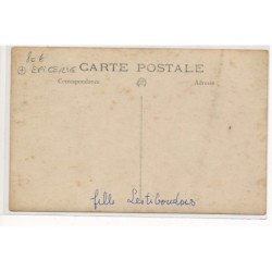 CARTE PHOTO A LOCALISER : paris(?) epicerie - etat
