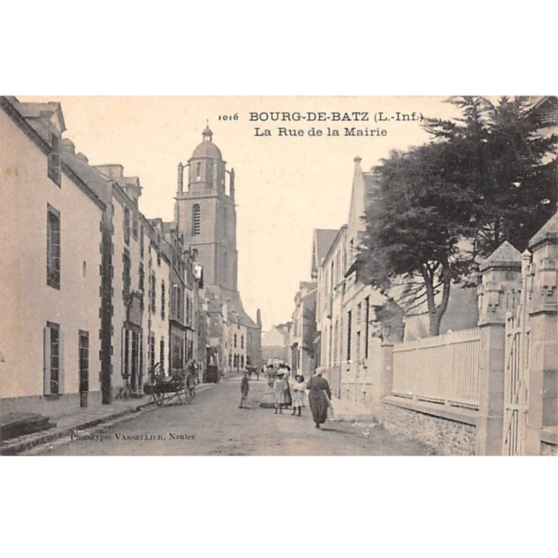 BOURG DE BATZ - La Rue de la Mairie - état