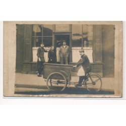 CARTE PHOTO A LOCALISER : paris(?) triporteur, patisserie du lavoirs "où allons nous? chez Eugene" - tres bon etat