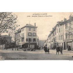 MAURS : place de la république - tres bon etat