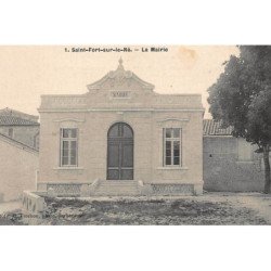 SAINT-FORT-sur-le-NE : la mairie - tres bon etat