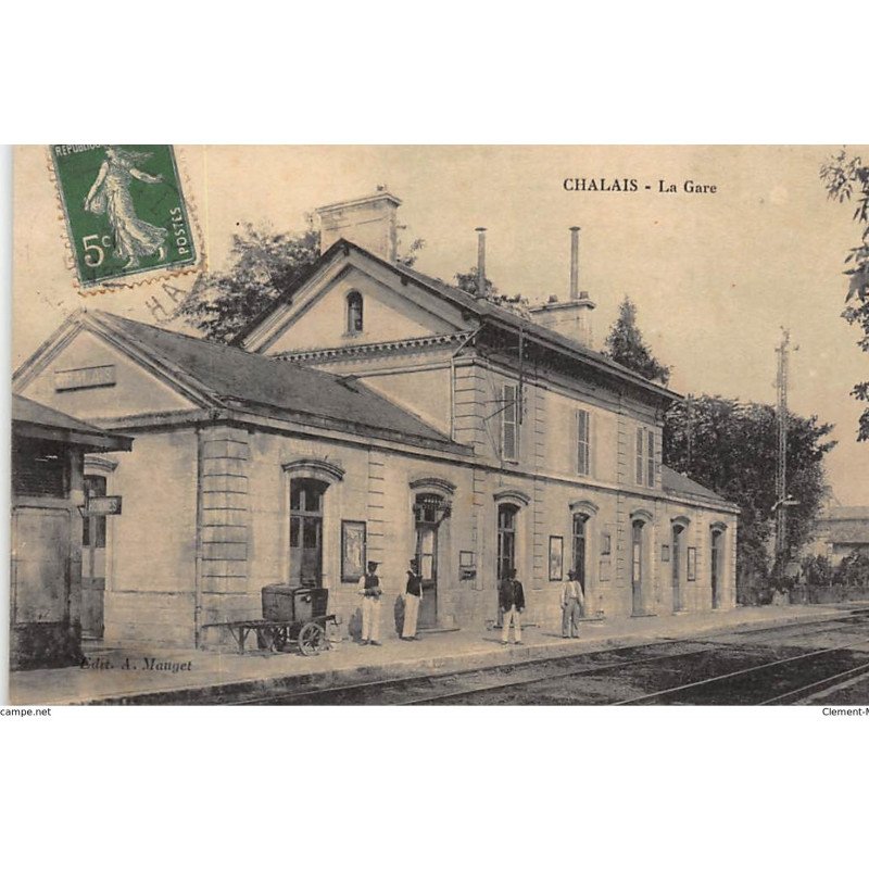 CHALAIS : la gare - tres bon etat