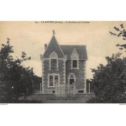 LA BRUERE : le pavillon de la chaise - tres bon etat