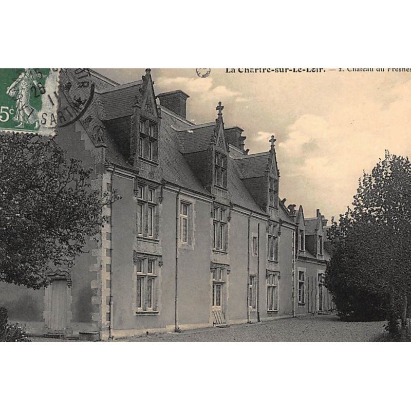 LA CHARTRE-sur-le-LOIR : chateau du fresnes - tres bon etat
