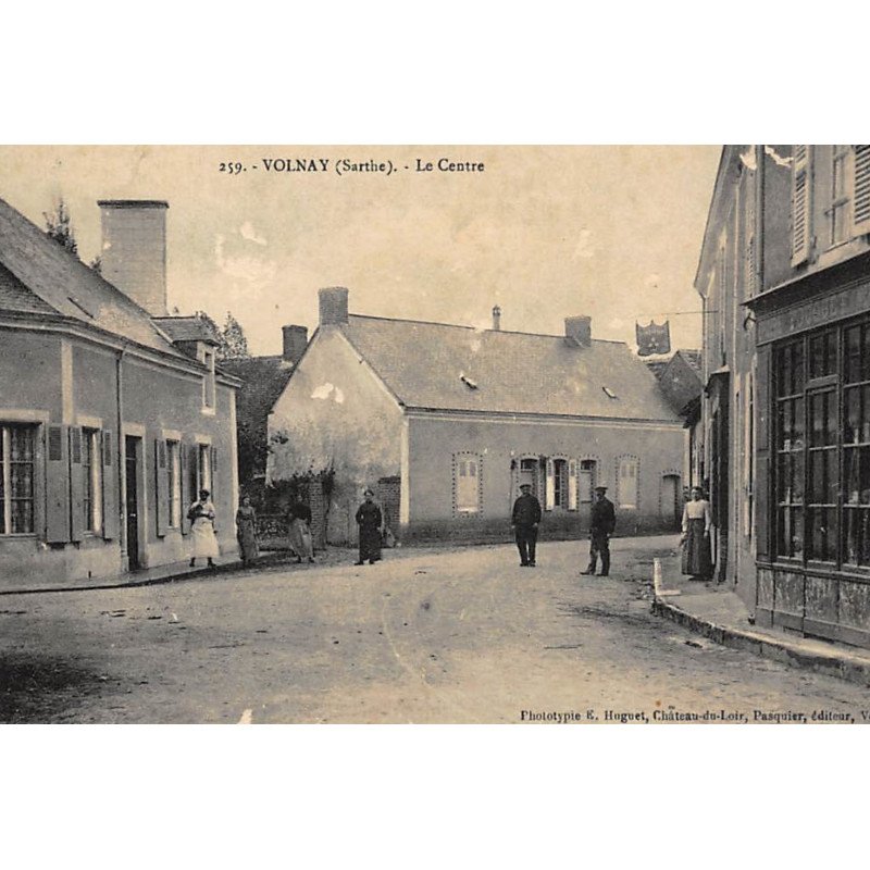 VOLNAY : le centre - tres bon etat