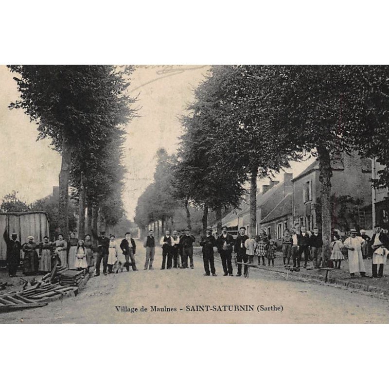 SAINT-SATURNIN : village de maulnes - tres bon etat
