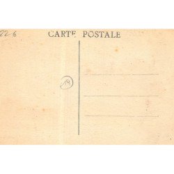 SAINT-HILAIRE-PEYROUX : place de l'eglise et bureau des postes