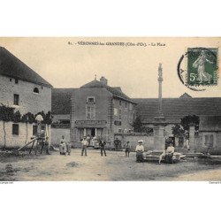 VERONNES-les-GRANDES : la place, scieurs de long - tres bon etat