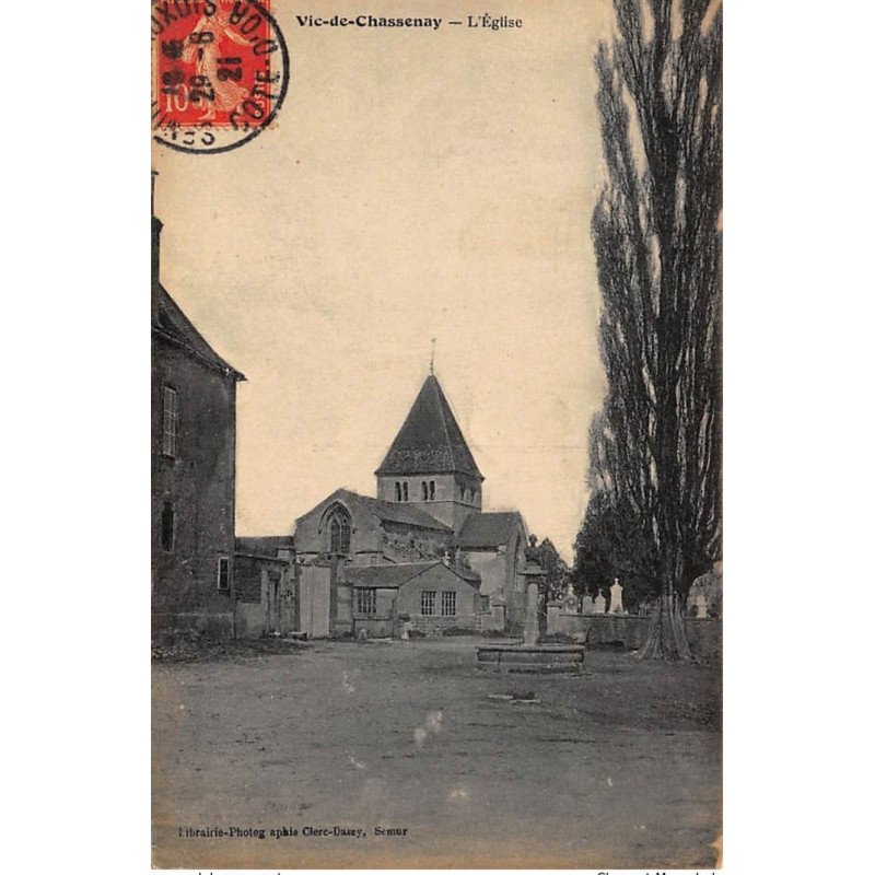 VIC-de-CHASSENAY : l'église - tres bon etat