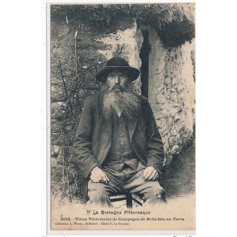 BELLE-ISLE-en-TERRE : vieux veterinaire de campagne - tres bon etat