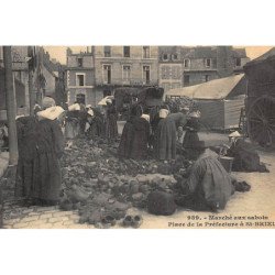 SAINT-BRIEUC : marché aux sabots place de la préfecture à saint-brieuc - etat