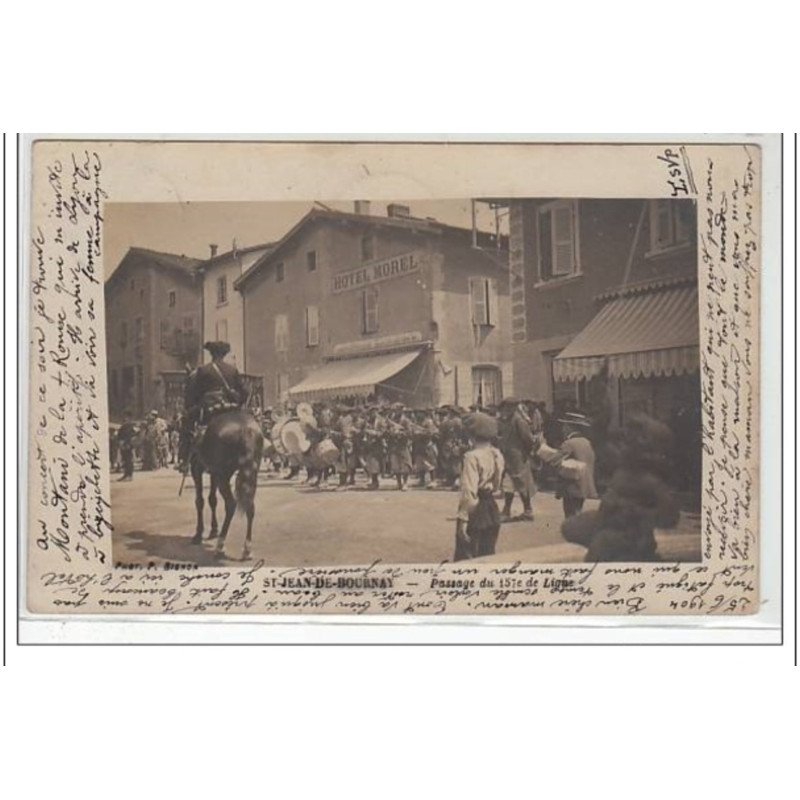 SAINT JEAN DE BOURNAY - carte photo du passage du 157 ème de ligne (militaires )  - très bon état