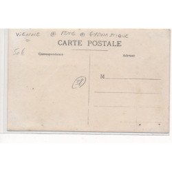 VIENNE : fete, gymnastique - tres bon etat