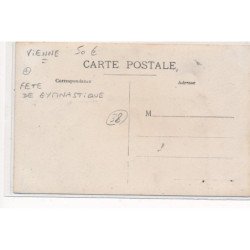 VIENNE : fete, gymnastique - tres bon etat