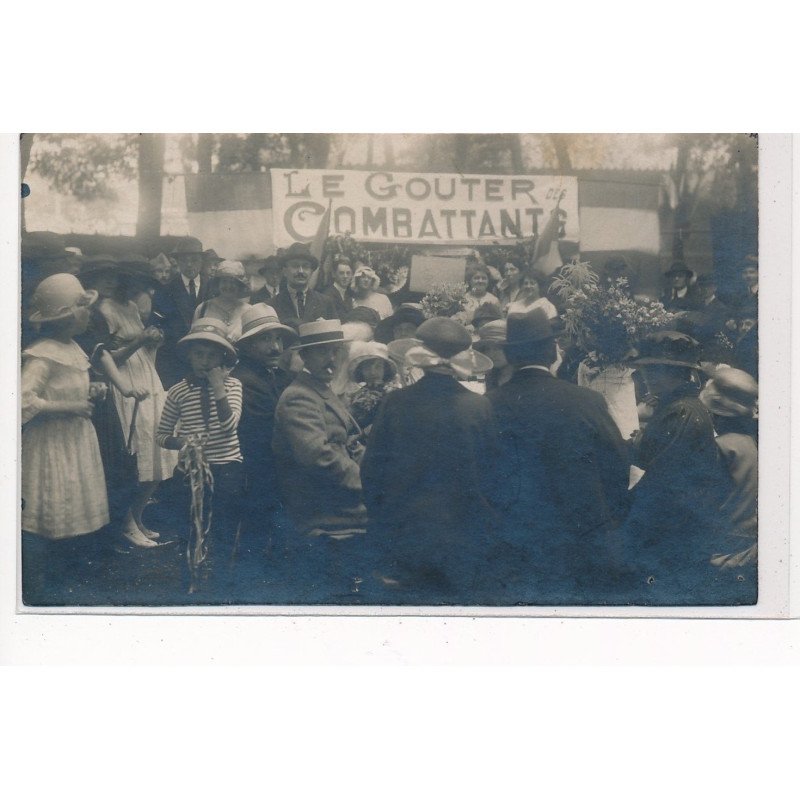 BRIVES-la-GAILLARDE : le gouter combattants - tres bon etat