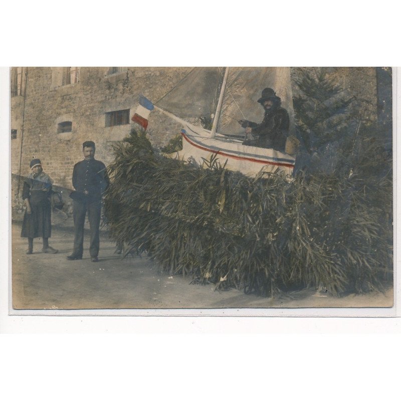 SARTILLY : char fleuri, bateau - tres bon etat