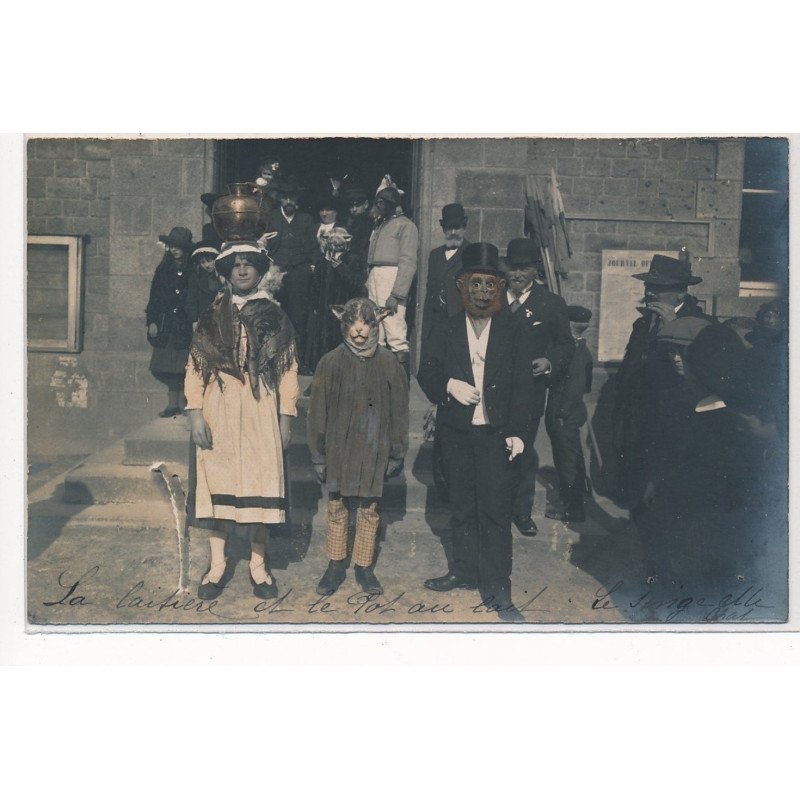 SARTILLY : la laitiere et le pot au lait, masque - tres bon etat