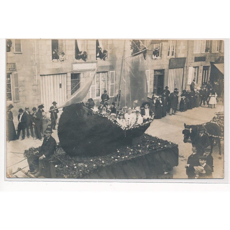 SARTILLY : char bateau - tres bon etat