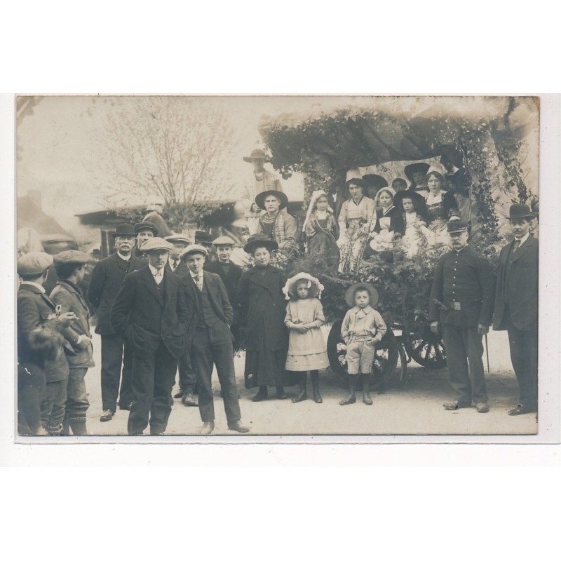 SARTILLY : char, personnages - tres bon etat