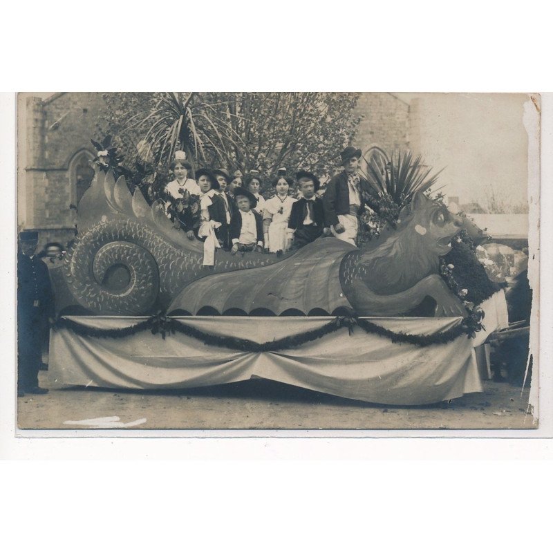 SARTILLY : char monstre marin - tres bon etat