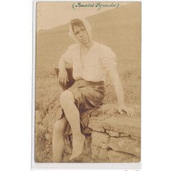 PYRENEE-ATLANTIQUE : photo artistique de femme vers 1910 - tres bon etat