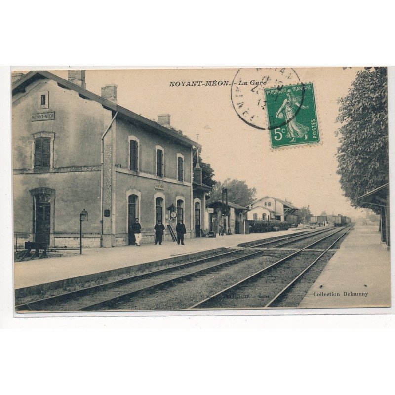 NOYANT-MEON : la gare - tres bon etat