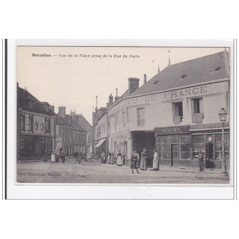 BREZOLLES : vue dela place prise de la rue de paris - tres bon etat