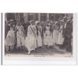 FINISTERE : coutumes, moeurs et costumes bretons, costumes de fete - tres bon etat