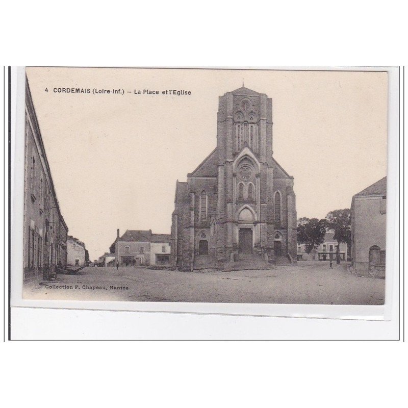 CORDEMAIS : la place et l'eglise - tres bon etat