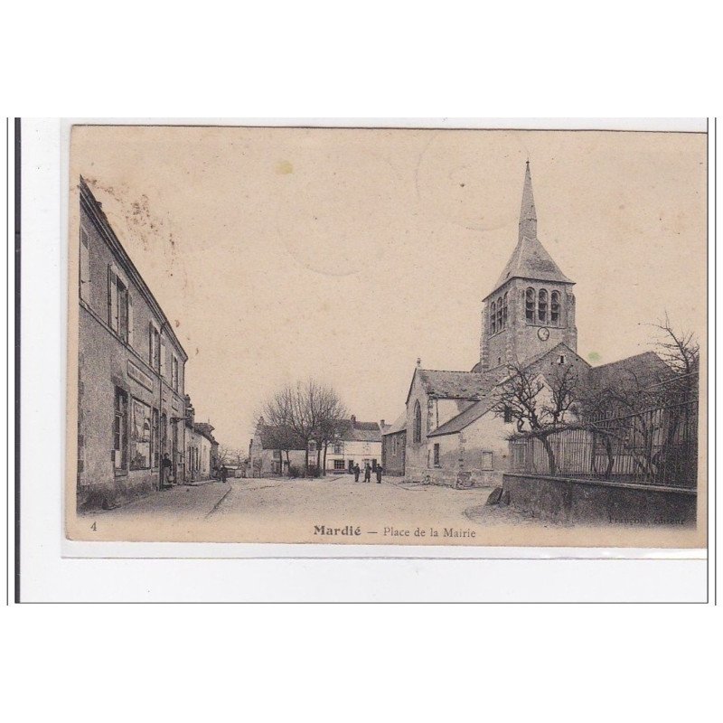 MARDIE : place de la mairie - tres bon etat