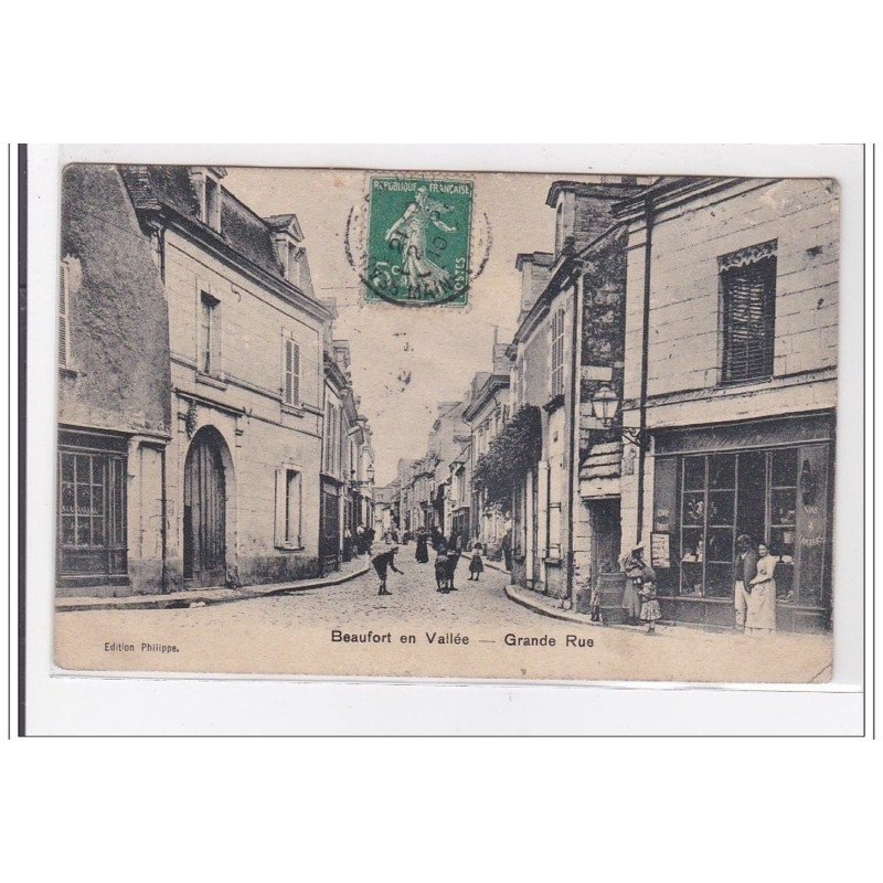 BEAUFORT-en-VALLEE : grande rue - tres bon etat