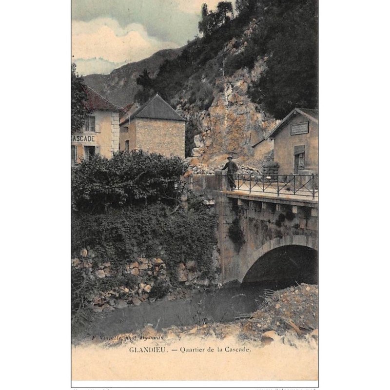 GLANDIEU : quartier de la cascade - tres bon etat