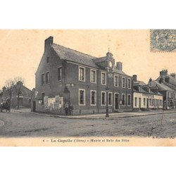 LA CAPELLE : mairie et salle des fetes - tres bon etat