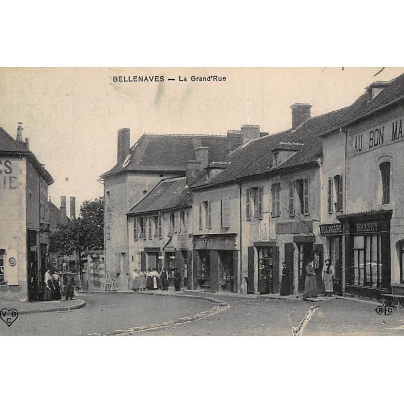 BELLENAVES : la grand'rue - tres bon etat