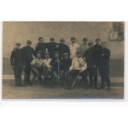 LA ROCHELLE : militaires - tres bon etat