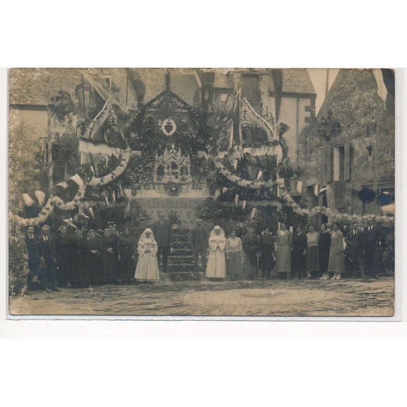 REDON : fete religieuse, fete-dieu - tres bon etat