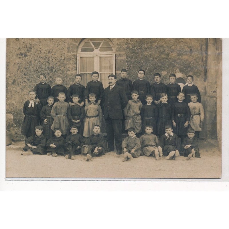 TOURS(?) : ecole - tres bon etat