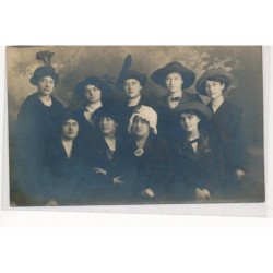 PARIS : 59 rue Lauriston paris 16, personnages - tres bon etat