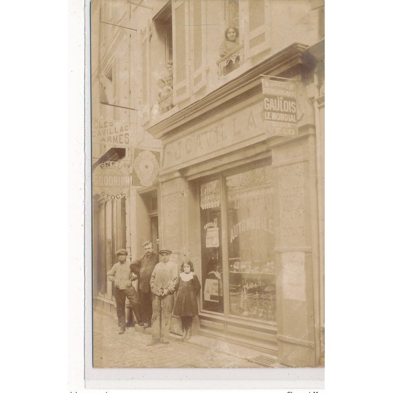 CARTE PHOTO A LOCALISER : gironde(?) bordeaux(?) cycles cavillac, automobile, pneu goodrich cavillac - tres bon etat