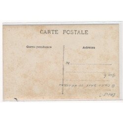 CARTE PHOTO A LOCALISER : paris(?) chien dans un berceau, restaurant - tres bon etat
