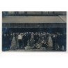 CARTE PHOTO A LOCALISER : paris(?) dejeuner 3, personnages - tres bon etat