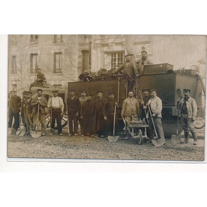 CARTE PHOTO A LOCALISER : paris(?) cantonniers, rouleau compresseur - tres bon etat