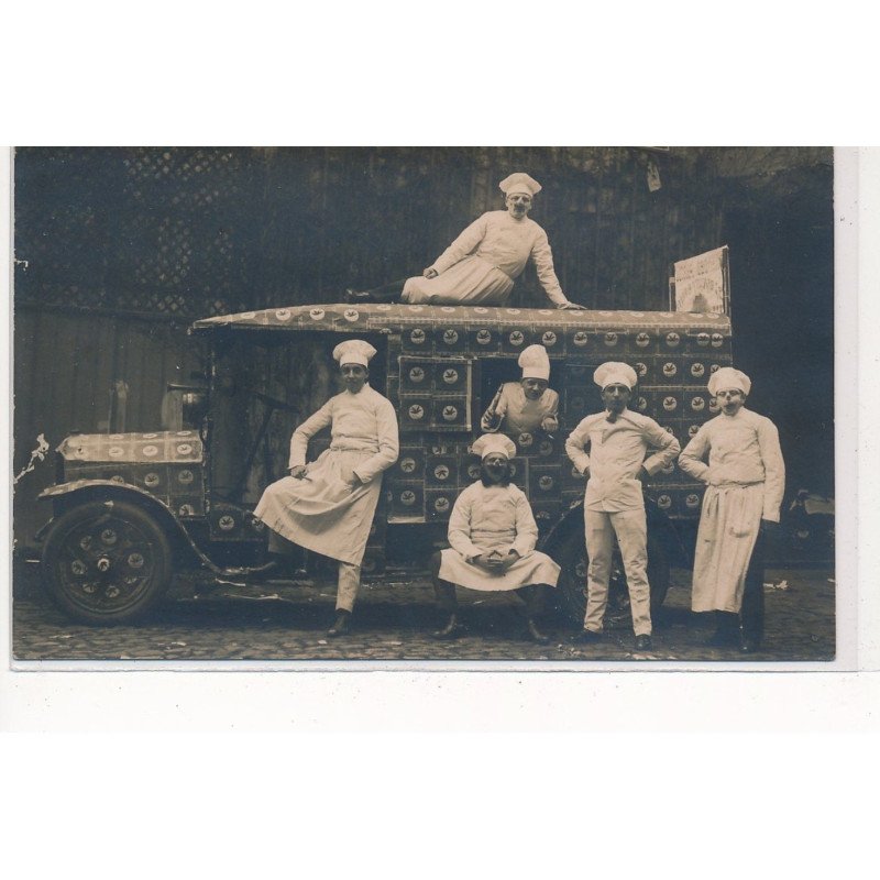 CARTE PHOTO A LOCALISER : camion, fete - tres bon etat