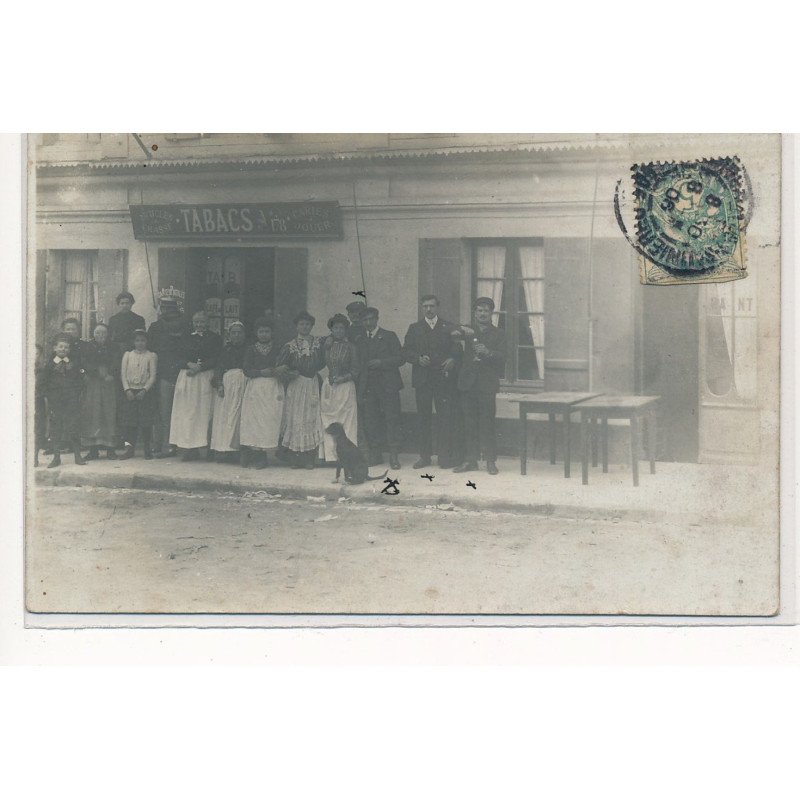 CARTE PHOTO A LOCALISER : paris(?) (cache poissonier), tabac, carte à jouer - tres bon etat
