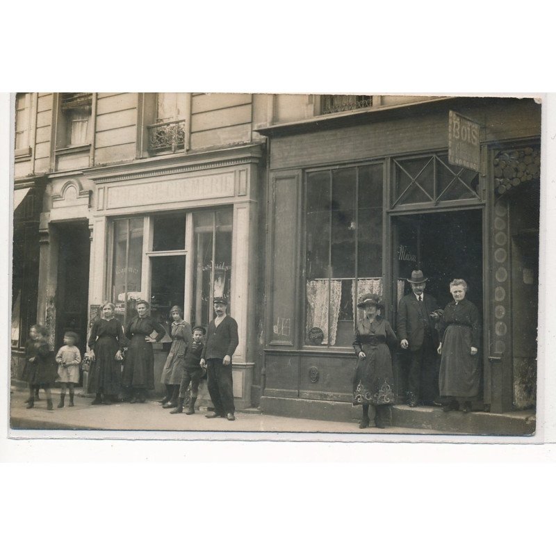 CARTE PHOTO A LOCALISER : paris(?) epicerie cremerie - tres bon etat
