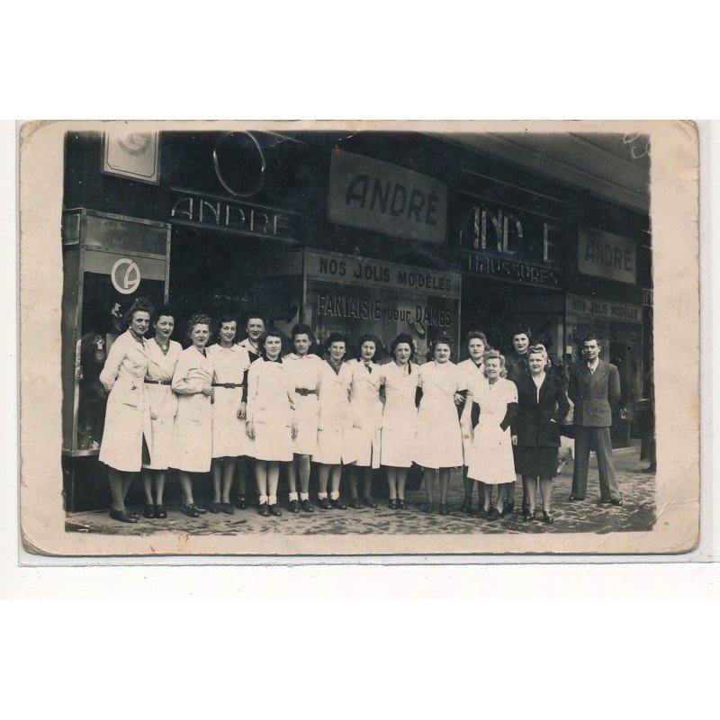 CARTE PHOTO A LOCALISER : paris(?)andré, nos jolis modeles, fantaisie pour dames - etat