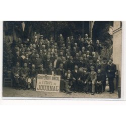 CARTE PHOTO A LOCALISER : groupement ammical de l'equipe du journal - tres bon etat