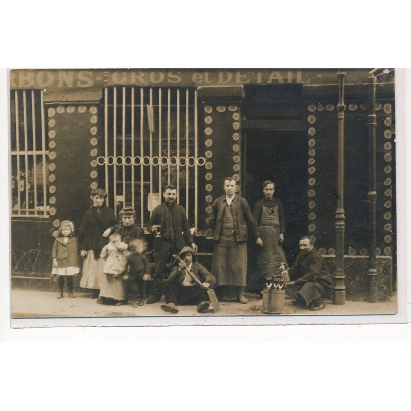 CARTE PHOTO A LOCALISER : charbons, paris(?) - tres bon etat